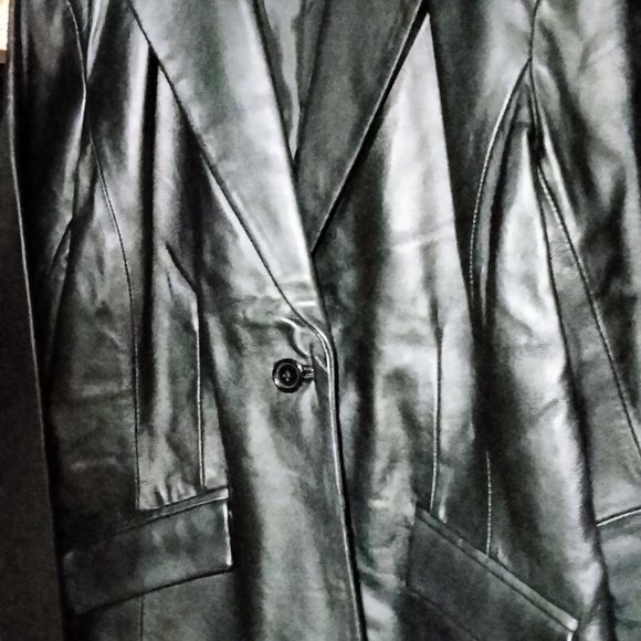 Leather jacket - Picture 1 of 2